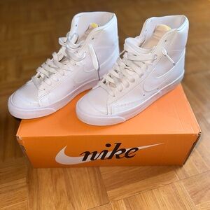 Nike Triple White Women’s Blazer Mid ‘77 size 7.5 in women.